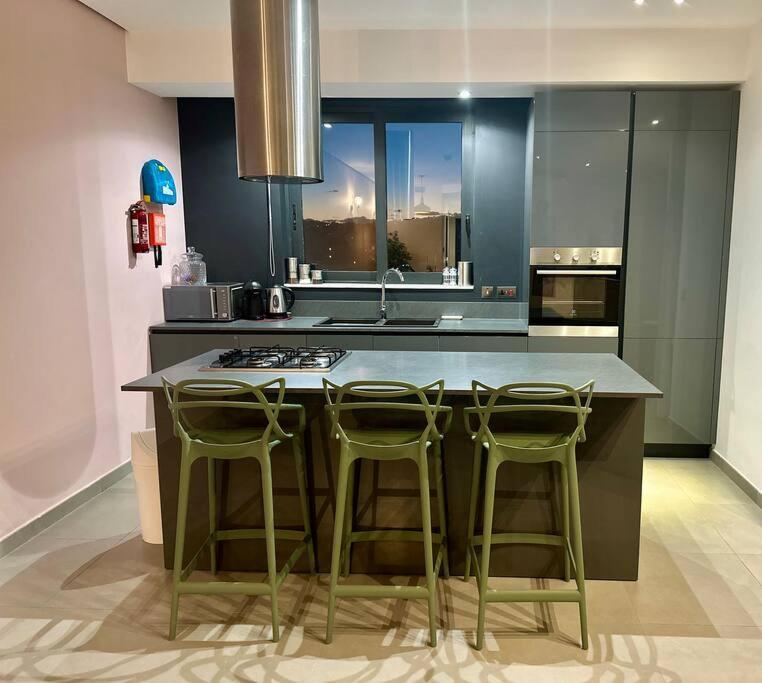 Stunning 2Br Apt In St Julians San Ġiljan Buitenkant foto