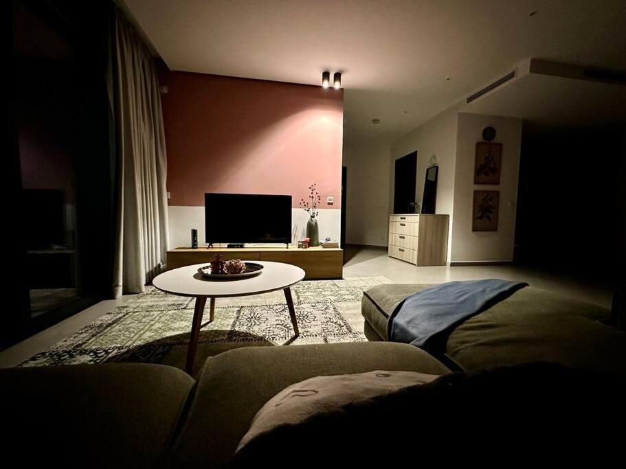 Stunning 2Br Apt In St Julians San Ġiljan Buitenkant foto