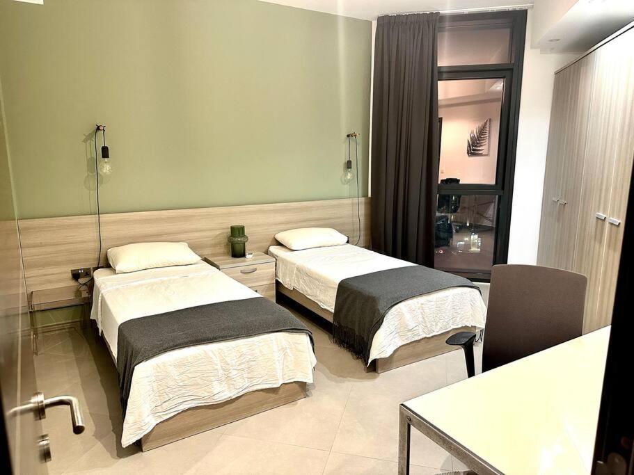 Stunning 2Br Apt In St Julians San Ġiljan Buitenkant foto